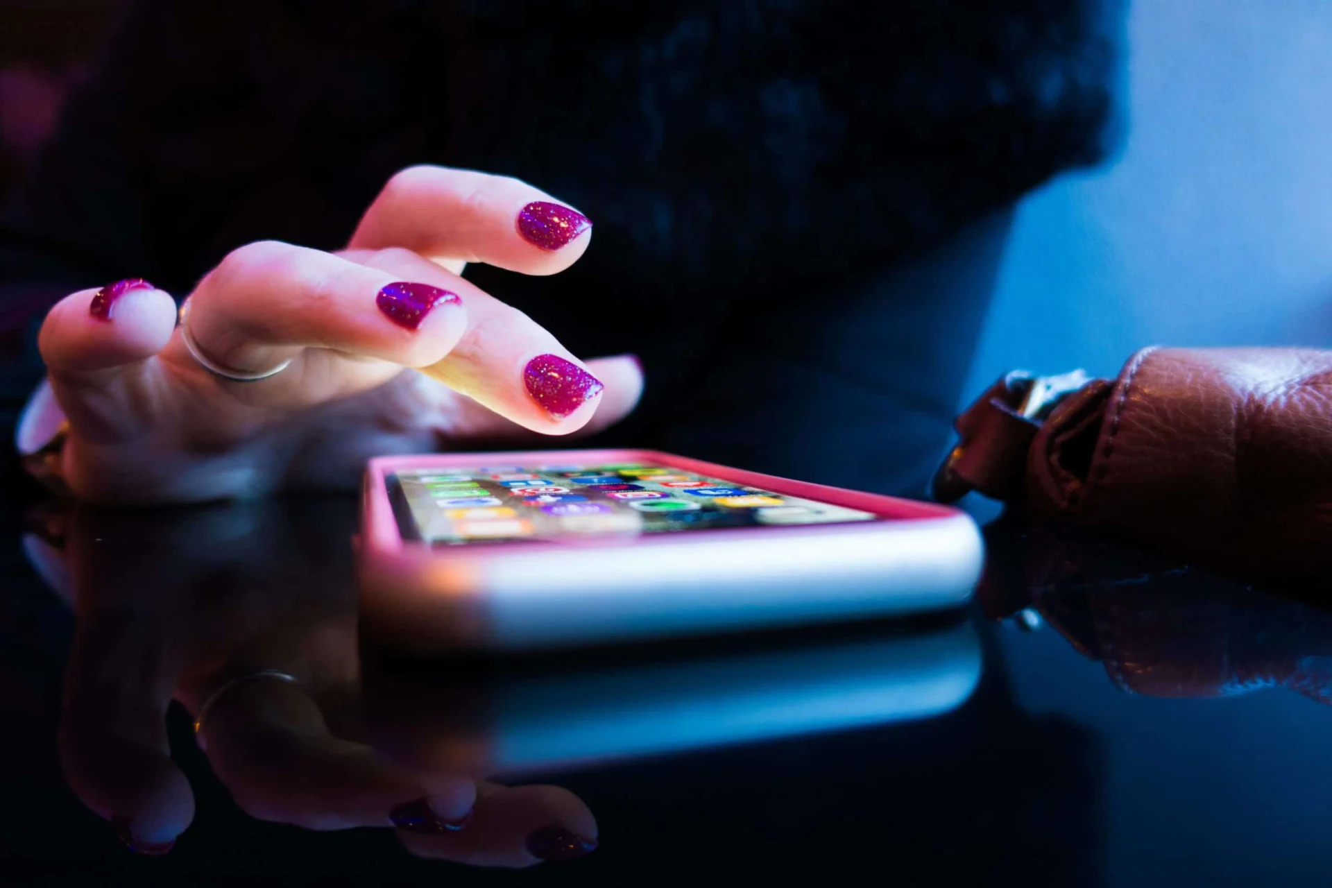 How to install apps on your phone or tablet